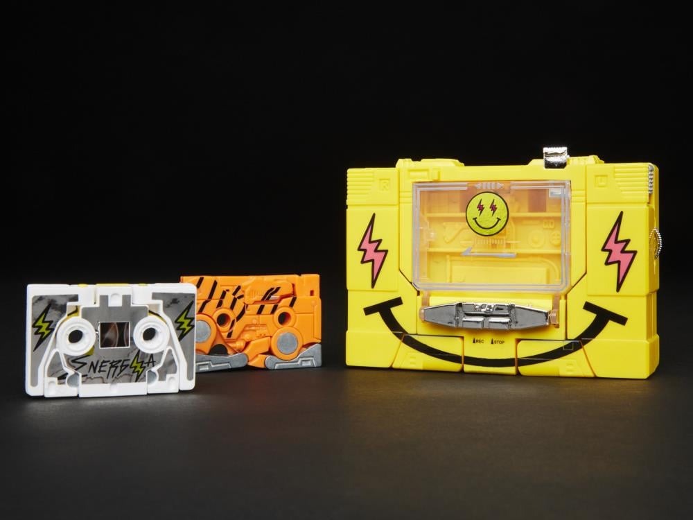Transformers Collaborative J. Balvin x Transformers Voyager J. Balvitron Exclusive Figure Gallery Image 10