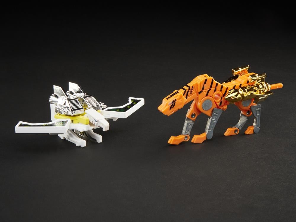 Transformers Collaborative J. Balvin x Transformers Voyager J. Balvitron Exclusive Figure Gallery Image 4