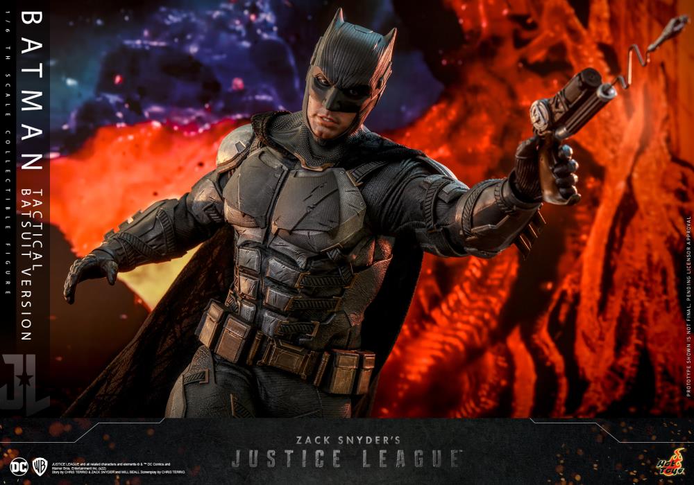 Zack Snyder’s Justice League TMS085 Batman (Tactical Suit) 1/6th Scale Collectible Figure Gallery Image 18