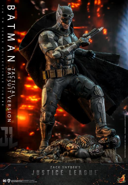 Zack Snyder’s Justice League TMS085 Batman (Tactical Suit) 1/6th Scale Collectible Figure Gallery Image 11