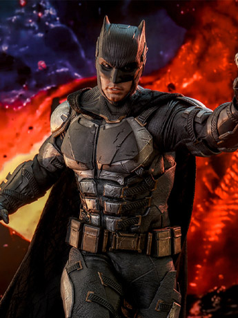 Zack Snyder’s Justice League TMS085 Batman (Tactical Suit) 1/6th Scale Collectible Figure Gallery Image 2