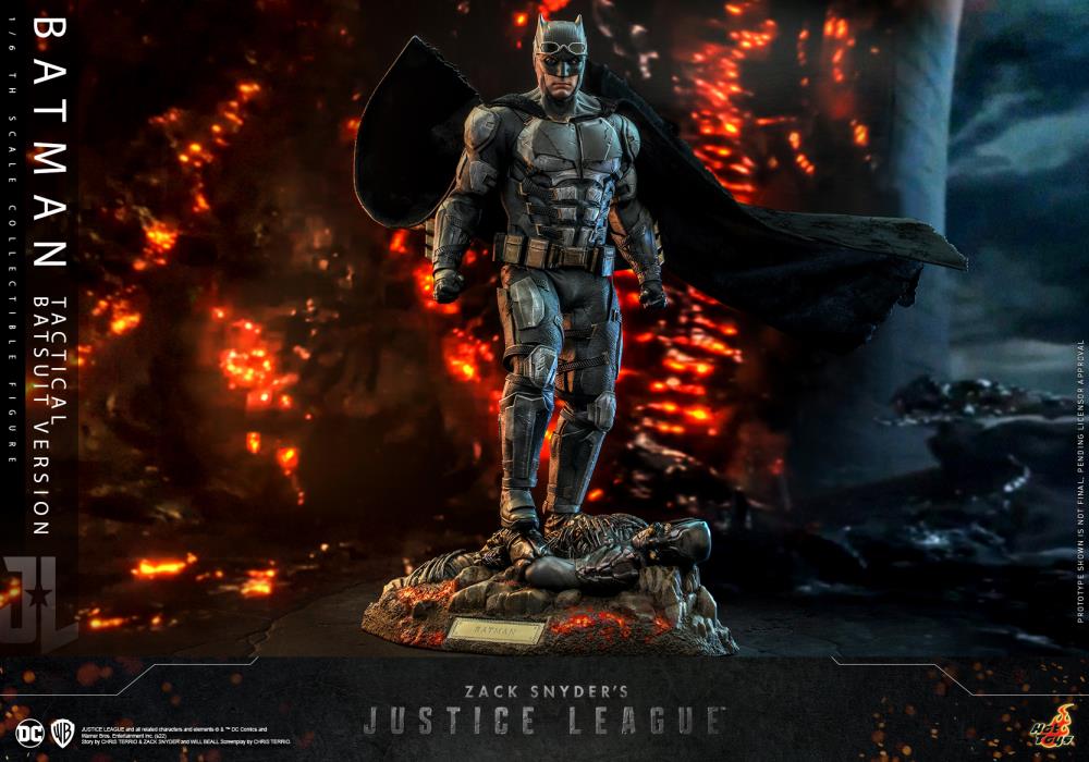 Zack Snyder’s Justice League TMS085 Batman (Tactical Suit) 1/6th Scale Collectible Figure Gallery Image 17