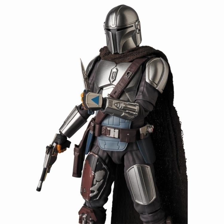 Star Wars MAFEX No.129 The Mandalorian (Beskar Armor) Action Figure (Reissue) Gallery Image 9