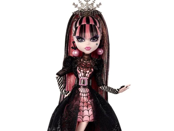 Monster High Howliday Winter Edition Draculaura Doll Gallery Image 1