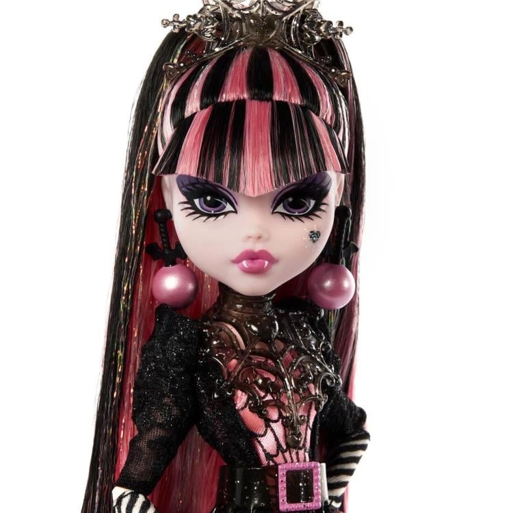 Monster High Howliday Winter Edition Draculaura Doll Gallery Image 5