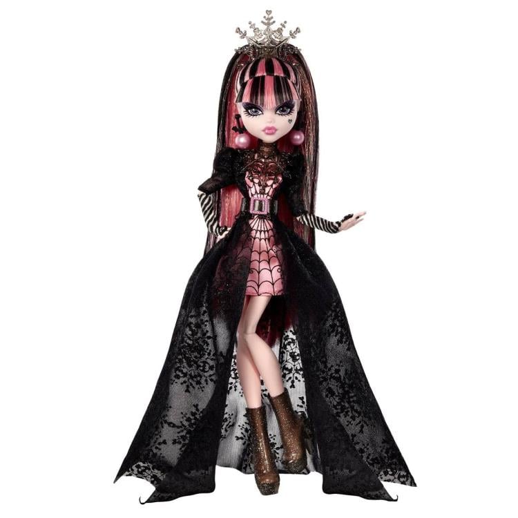 Monster High Howliday Winter Edition Draculaura Doll Gallery Image 3