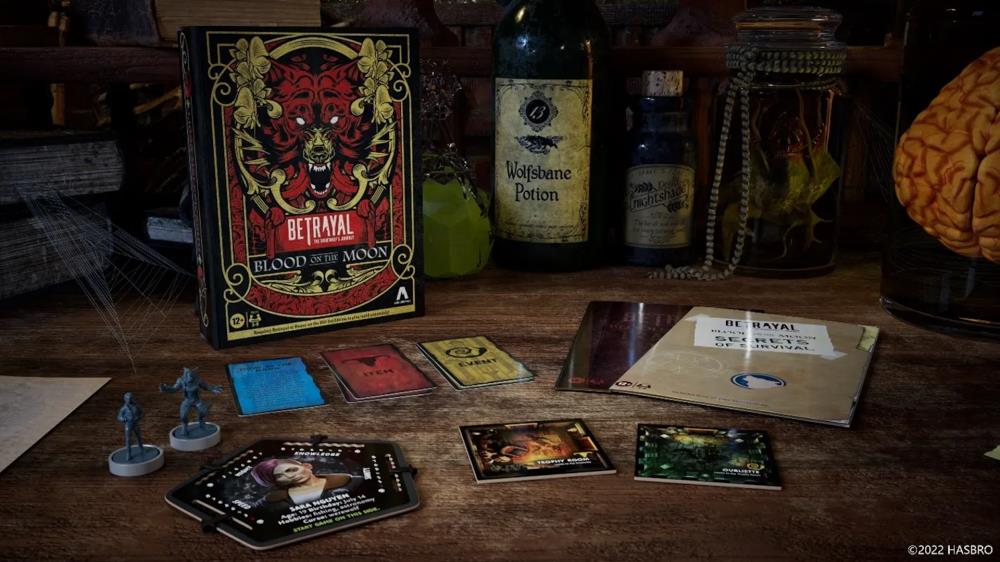 Betrayal: The Werewolf's Journey Blood on the Moon Expansion Gallery Image 3