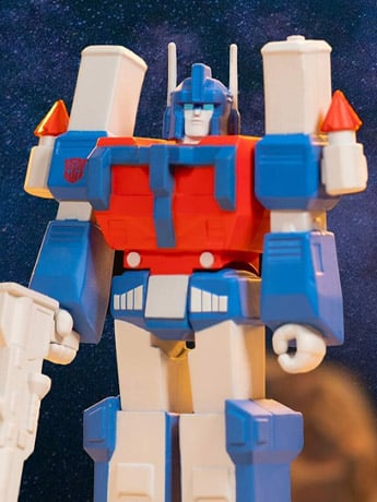 Transformers ReAction Ultra Magnus G1 (Wave 6) Figure Gallery Image 2
