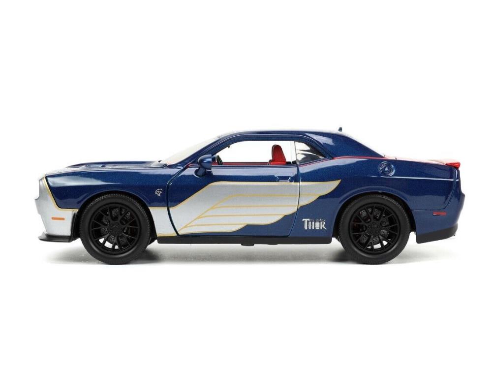 Marvel Comics Hollywood Rides Die-Cast Thor & 1/24 Scale 2015 Dodge Challenger Gallery Image 6