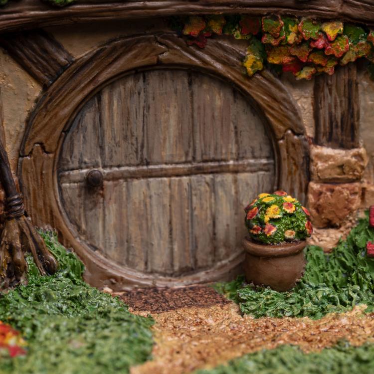 The Hobbit 18 Gardens Smial Hobbit Hole Diorama Gallery Image 4