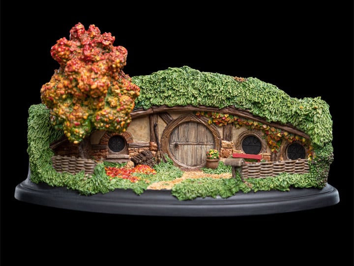The Hobbit 18 Gardens Smial Hobbit Hole Diorama Gallery Image 1