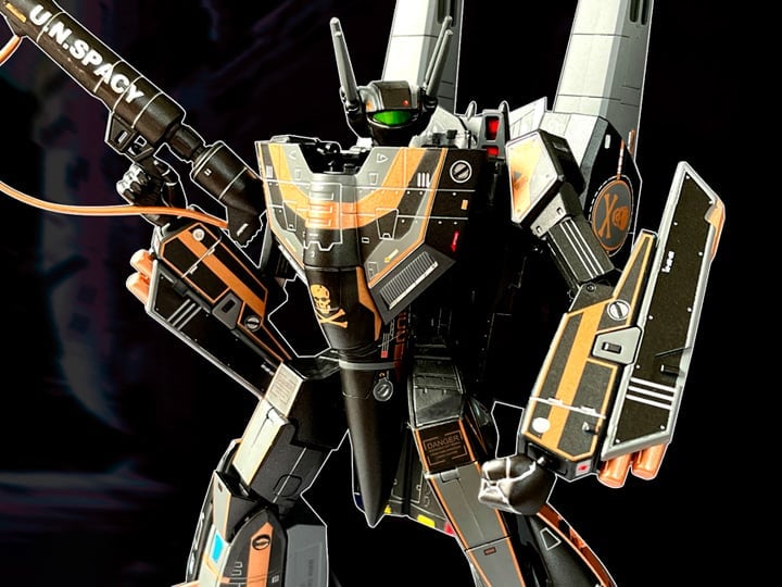 Macross VF-1S Valkyrie (Dark Gold Ver.) with Fast Pack Armor 1/72 Scale Limited Edition Figure Gallery Image 1