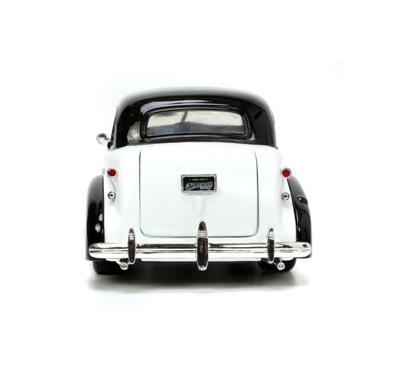 Monopoly Hollywood Rides Diecast Mr. Monopoly & 1/24 Scale 1939 Chevy Master Deluxe Gallery Image 7