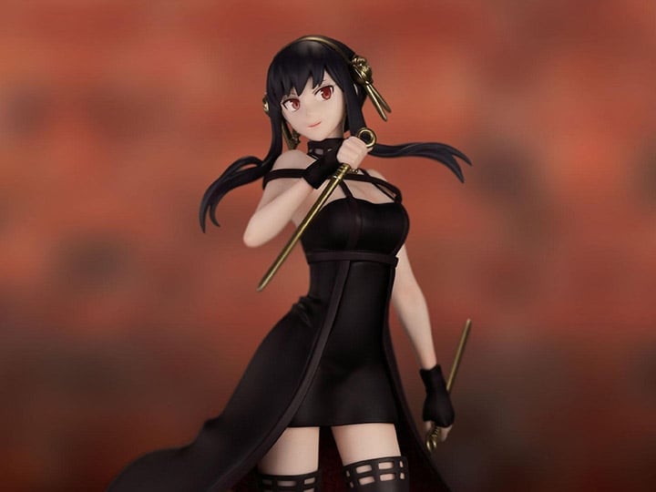 Spy x Family Yor Forger (Thorn Princess) Premium Figure Gallery Image 1