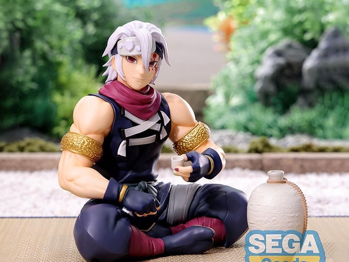 Demon Slayer: Kimetsu no Yaiba Tengen Uzui (Shinobi Costume) Premium Perching Figure Gallery Image 1