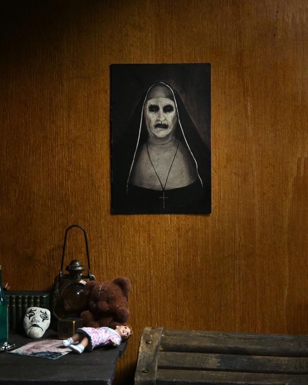 The Conjuring Universe Ultimate Valak Action Figure Gallery Image 13