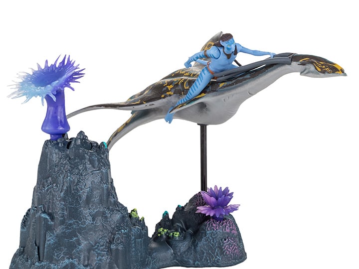 Avatar: The Way of Water World of Pandora Neteyam & Ilu Deluxe Figure Set Gallery Image 1