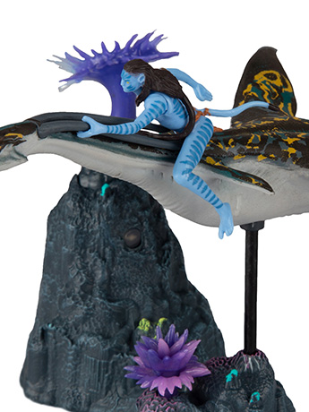 Avatar: The Way of Water World of Pandora Neteyam & Ilu Deluxe Figure Set Gallery Image 2