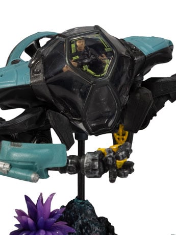 Avatar: The Way of Water World of Pandora CET-OPS Crabsuit with RDA Driver Deluxe Figure Set Gallery Image 2