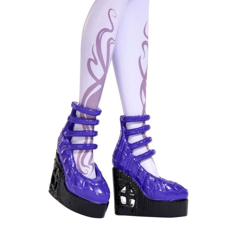 Monster High Creepover Party Twyla Doll Gallery Image 7