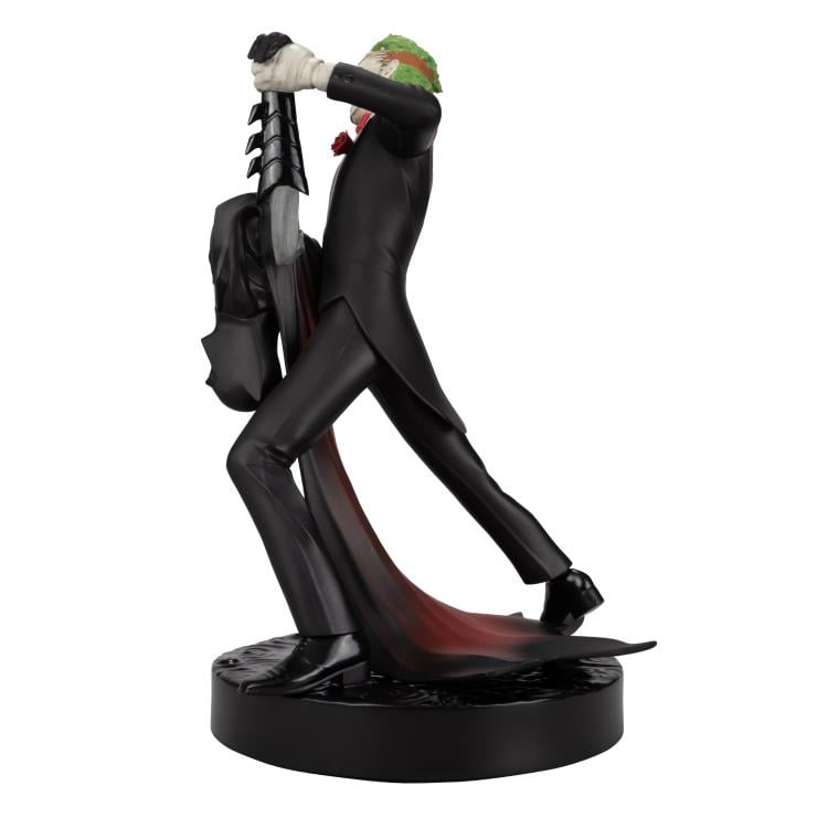 DC Comics DC Designer Series The Joker & Batsuit Limited Edition Statue (Greg Capullo) Gallery Image 5