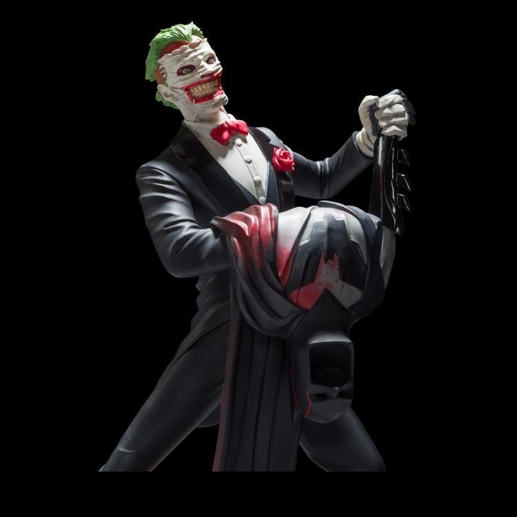 DC Comics DC Designer Series The Joker & Batsuit Limited Edition Statue (Greg Capullo) Gallery Image 9
