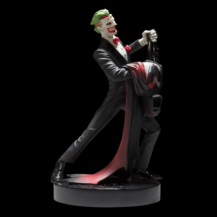DC Comics DC Designer Series The Joker & Batsuit Limited Edition Statue (Greg Capullo) Gallery Image 8