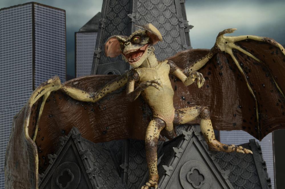 Gremlins 2: The New Batch Bat Gremlin Deluxe Action Figure Gallery Image 6
