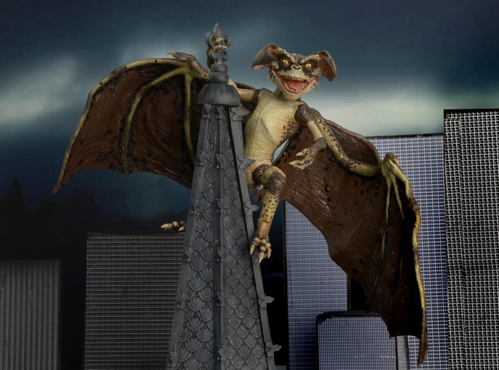 Gremlins 2: The New Batch Bat Gremlin Deluxe Action Figure Gallery Image 7