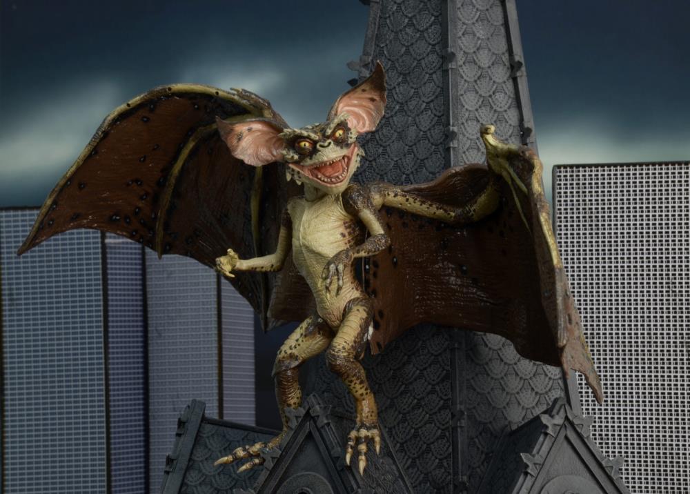 Gremlins 2: The New Batch Bat Gremlin Deluxe Action Figure Gallery Image 4