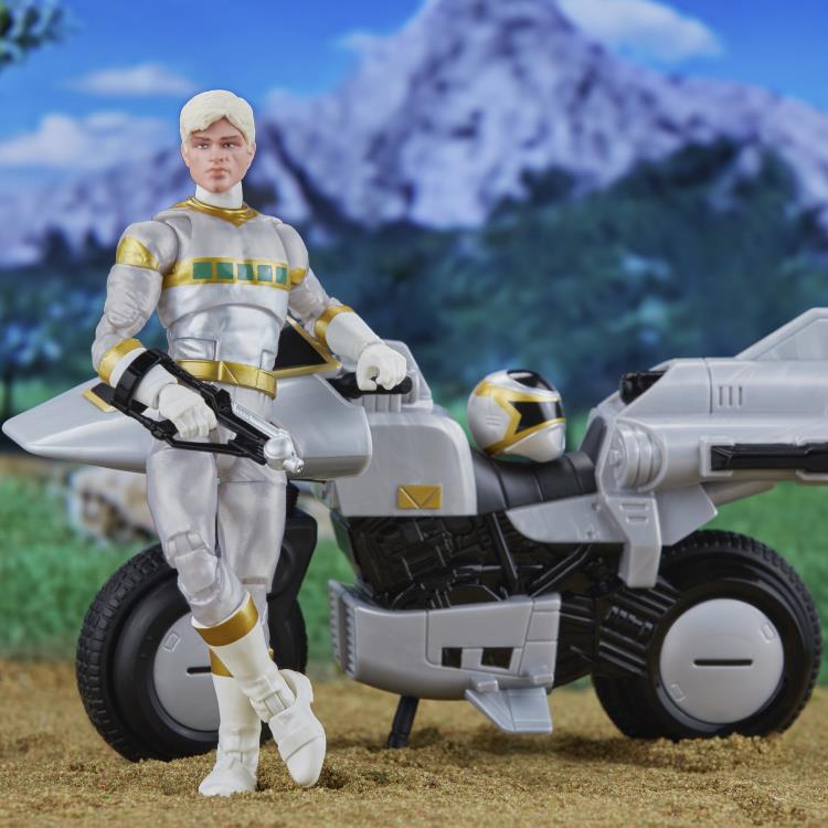 Power Rangers In Space Lightning Collection Deluxe Silver Ranger and Silver Cycle Gallery Image 4