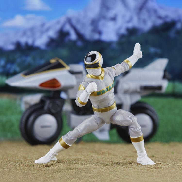 Power Rangers In Space Lightning Collection Deluxe Silver Ranger and Silver Cycle Gallery Image 6