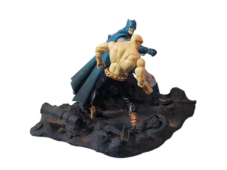 Batman: The Dark Knight Returns One:12 Collective Batman Vs. Mutant Leader (Deluxe Set) Exclusive Gallery Image 4