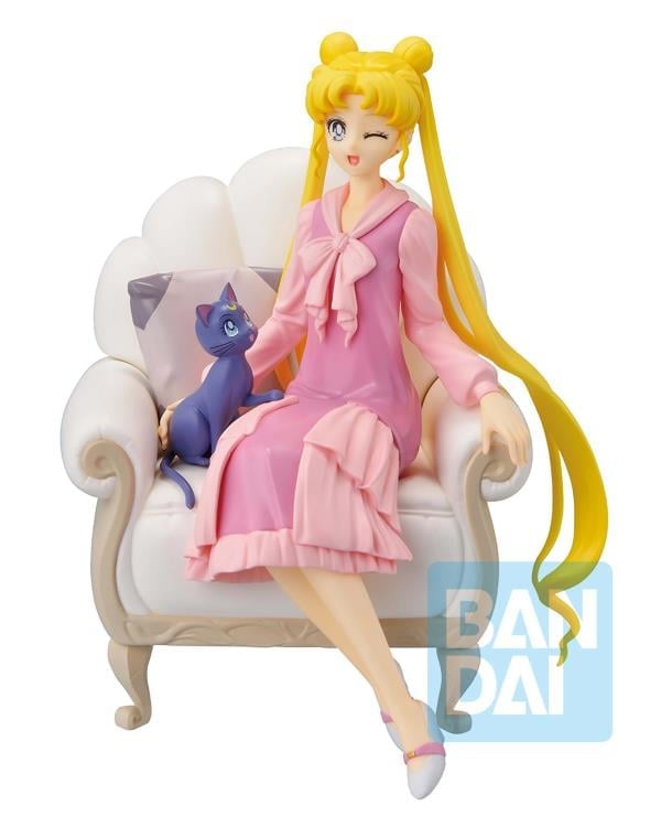 Sailor Moon Cosmos Ichibansho Usagi & Luna (Antique Style) Figure Gallery Image 4