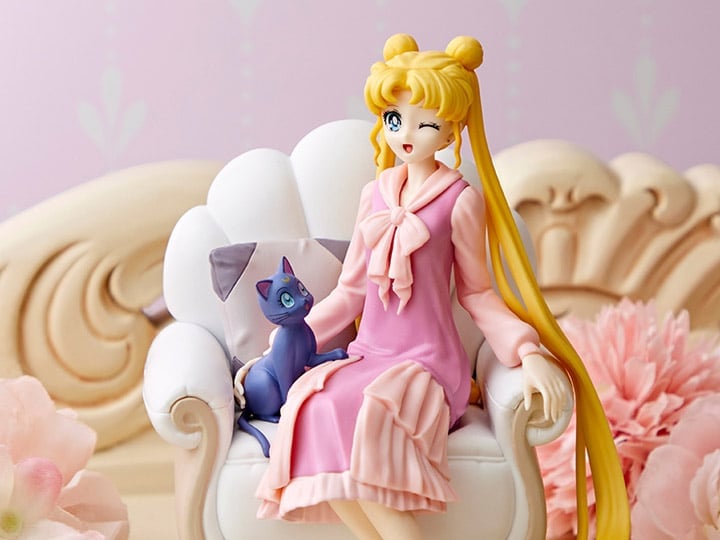 Sailor Moon Cosmos Ichibansho Usagi & Luna (Antique Style) Figure Gallery Image 1