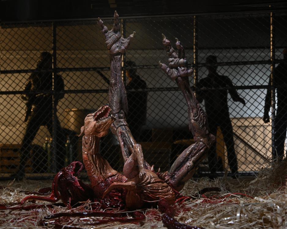 The Thing Ultimate Dog Creature Set Gallery Image 20