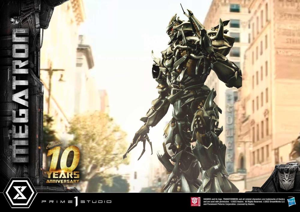 Transformers Museum Masterline Megatron (Ultimate Bonus Ver.) Limited Edition Statue Gallery Image 4