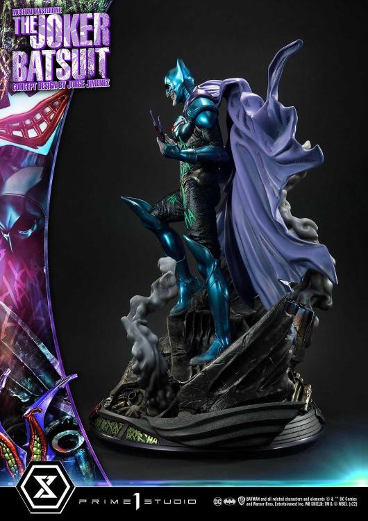 Batman Museum Masterline The Joker Batsuit (Jorge Jimenez Concept) 1/3 Scale Statue (With Bonus) Gallery Image 6