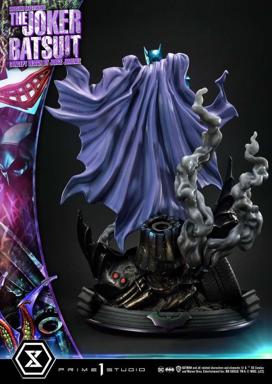 Batman Museum Masterline The Joker Batsuit (Jorge Jimenez Concept) 1/3 Scale Statue (With Bonus) Gallery Image 5