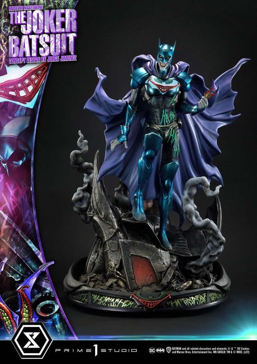 Batman Museum Masterline The Joker Batsuit (Jorge Jimenez Concept) 1/3 Scale Statue (With Bonus) Gallery Image 3