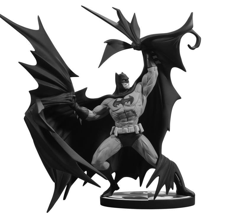 Batman Black and White Batman (Denys Cowan) 1/10 Scale Statue Gallery Image 3