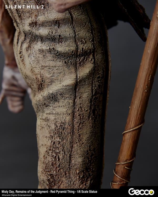 Silent Hill 2 Misty Day Remains Red Pyramid Thing 1/6 Scale Statue Gallery Image 42