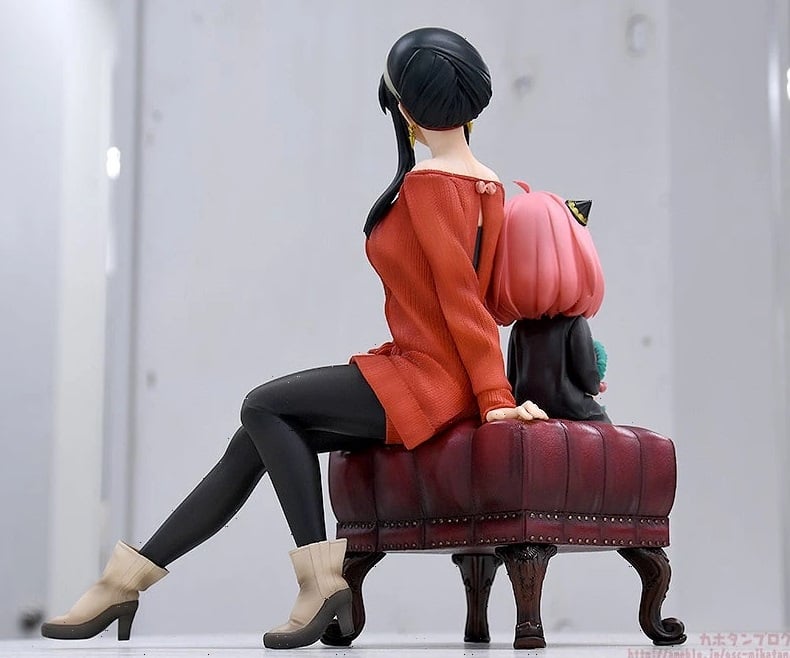 Spy x Family Anya and Yor Forger 1/7 Scale Figure Gallery Image 7