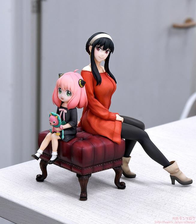 Spy x Family Anya and Yor Forger 1/7 Scale Figure Gallery Image 3