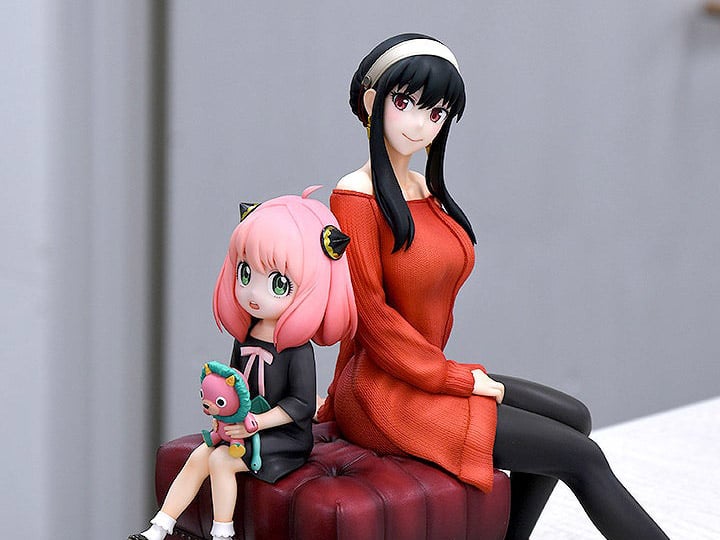 Spy x Family Anya and Yor Forger 1/7 Scale Figure Gallery Image 1