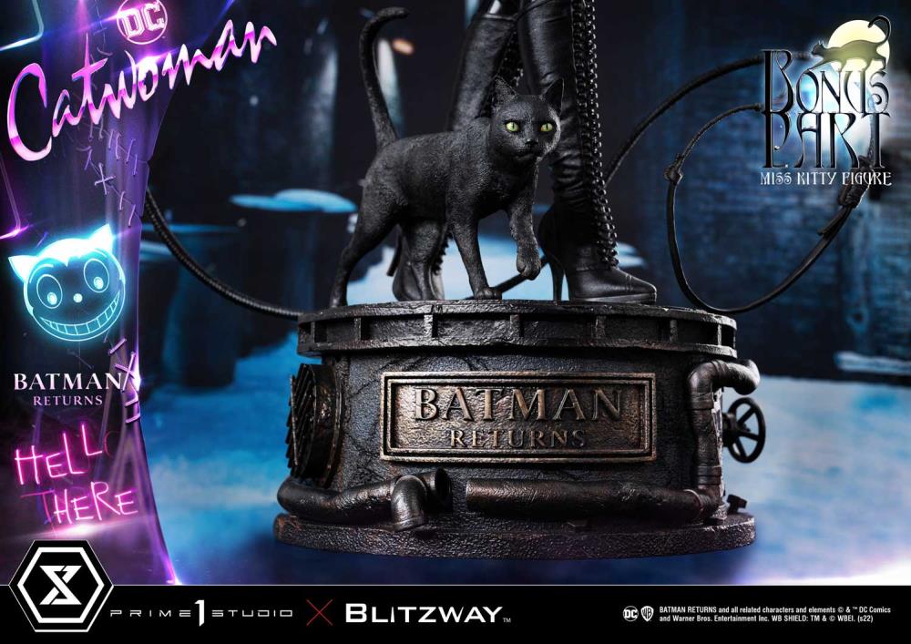 Batman Returns Museum Masterline Catwoman 1/3 Scale Statue (With Bonus) Gallery Image 4