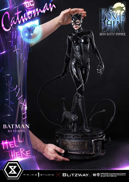 Batman Returns Museum Masterline Catwoman 1/3 Scale Statue (With Bonus) Gallery Image 3