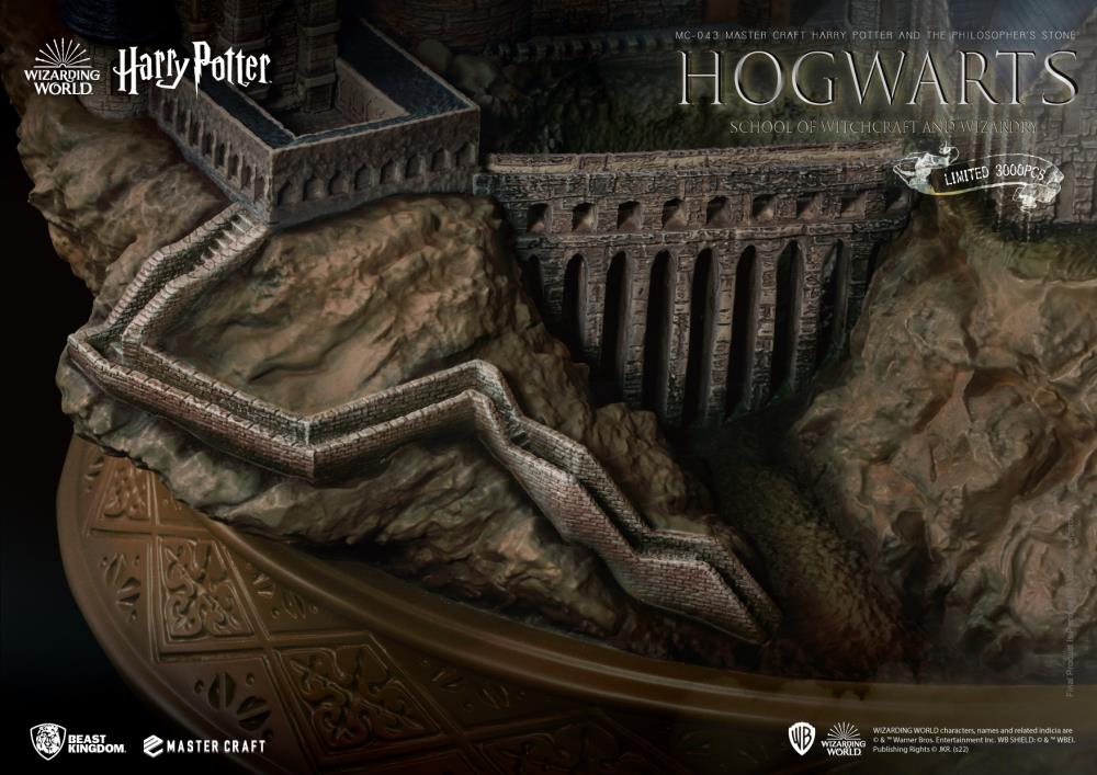 Harry Potter Master Craft MC-043 Hogwarts Castle Limited Edition Statue Gallery Image 5