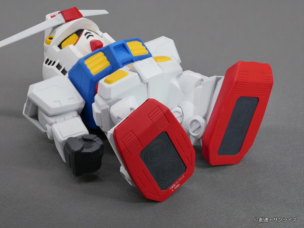 Mobile Suit Gundam Jumbo Soft Vinyl Figure SD RX-78-2 Gundam Exclusive Gallery Image 8