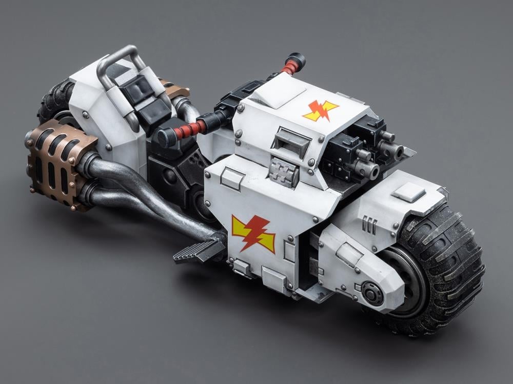 Warhammer 40k White Scars Raider-Pattern Combat Bike 1/18 Scale Vehicle Gallery Image 6